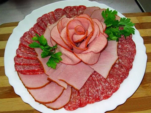 Нарезка мясная