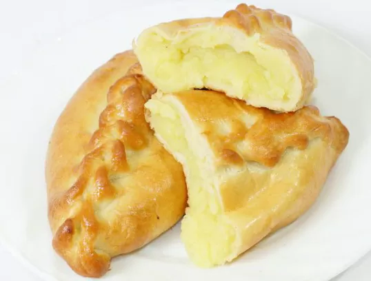 Пирожок печеный с картошкой 