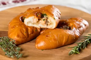 Пирожок печенный с рыбой